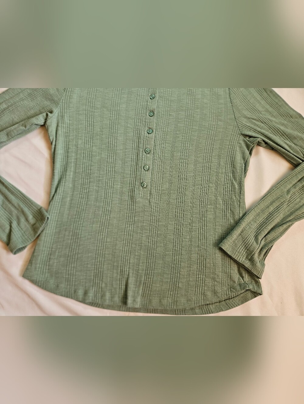 American Eagle Womens Sage Green Long Sleeve Henley Pullover Shirt Size XL - Picture 2 of 14